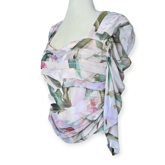 NWT Express Body Contour Floral Top, Size XL - Picture 2 of 13